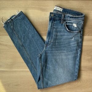 A&F - The Skinny High Rise Jean